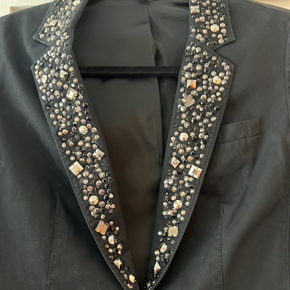 Blazer - Picture 4 of 5